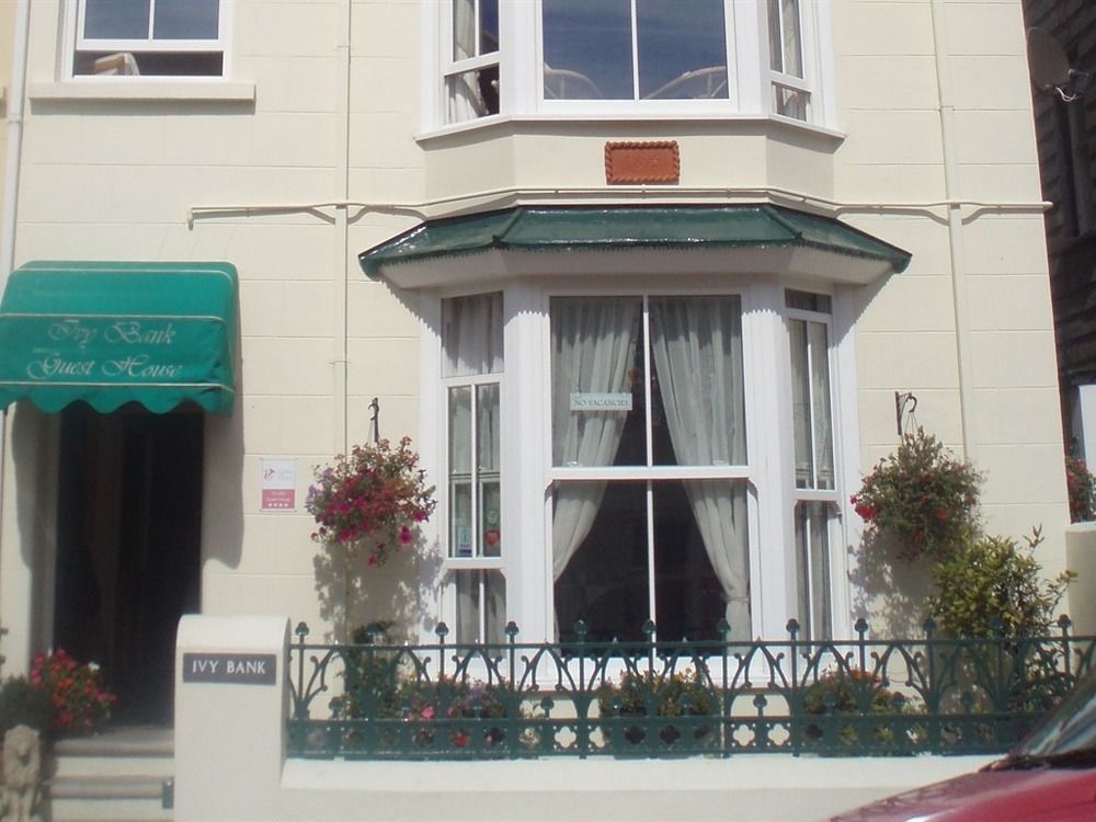 Ivy Bank Guest House Tenby Esterno foto