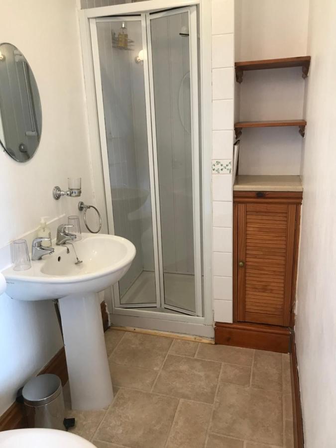 Ivy Bank Guest House Tenby Esterno foto