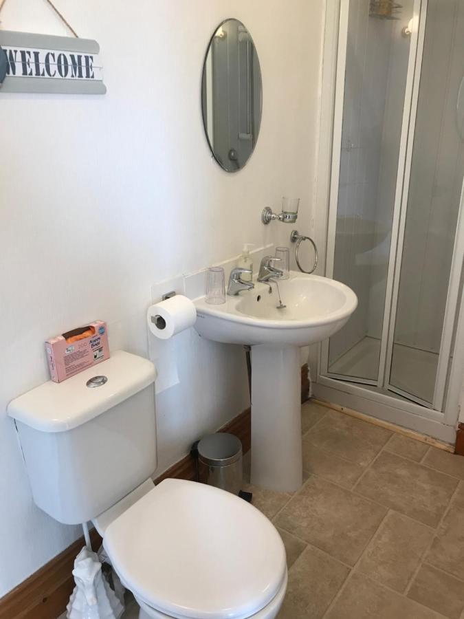 Ivy Bank Guest House Tenby Esterno foto