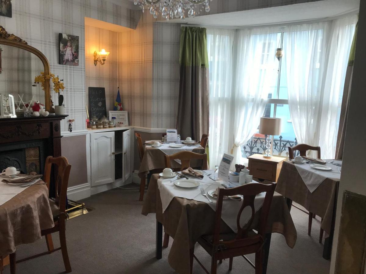 Ivy Bank Guest House Tenby Esterno foto